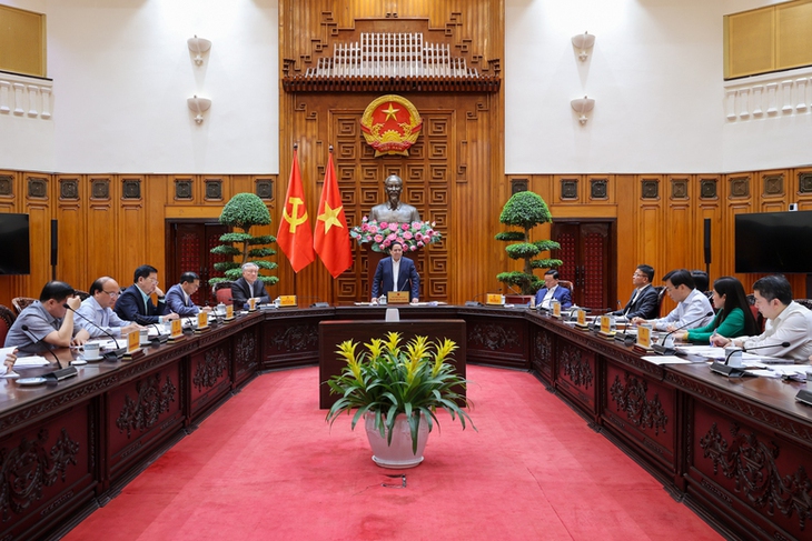 Thủ tướng: Mở rộng diện mua nhà ở xã hội, nâng trần thu nhập lên 50 triệu đồng/tháng- Ảnh 1.