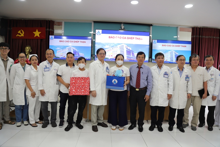 Bệnh viện Nhi đồng 1 ghép thận thành công ca đầu tiên cho bệnh nhi 14 tuổi- Ảnh 3. Bệnh viện Nhi đồng 1 ghép thận thành công ca đầu tiên cho bệnh nhi 14 tuổi- Ảnh 3.