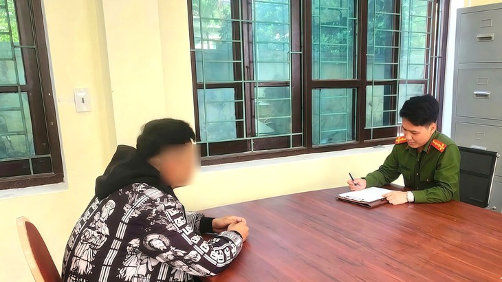Con trai mang xe máy điện đi 'cắm', bố lên phường trình báo Công an bị cướp- Ảnh 1. Con trai mang xe máy điện đi 'cắm', bố lên phường trình báo Công an bị cướp- Ảnh 1.