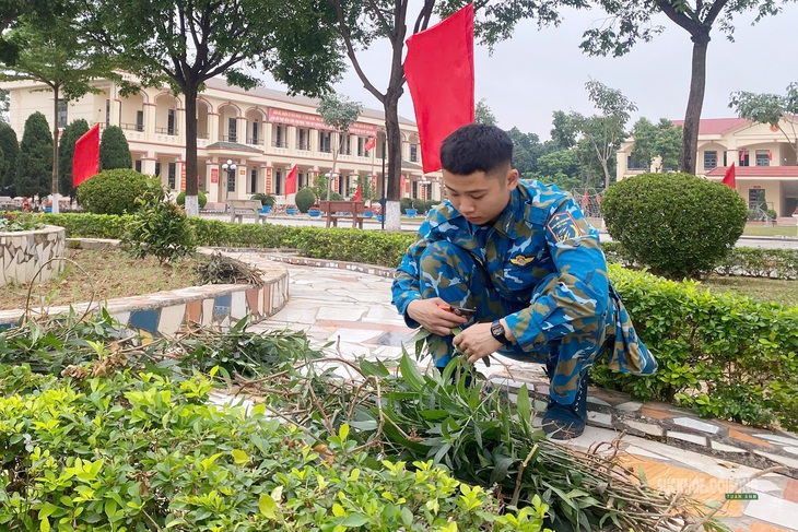 'Chủ nhật xanh' trong sắc áo lính Phòng không - Không quân- Ảnh 1.