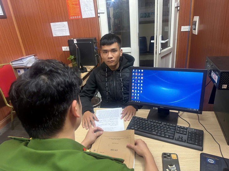 Công an Hà Nội xác minh vụ người phụ nữ bị hành hung trong ngõ 219 Định Công Thượng- Ảnh 1. Công an Hà Nội xác minh vụ người phụ nữ bị hành hung trong ngõ 219 Định Công Thượng- Ảnh 1.