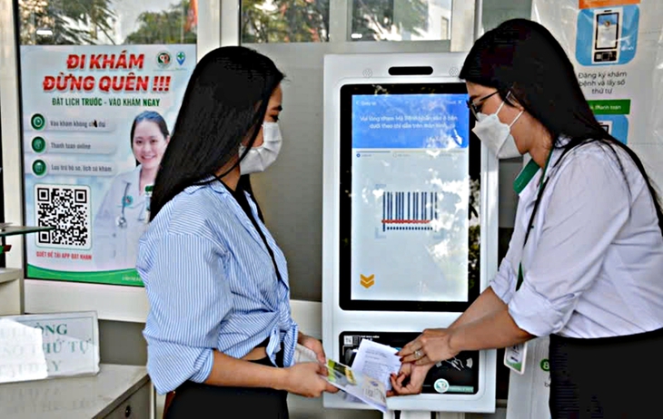 TPHCM phát động thi đua chuyển đổi số, chuyển đổi xanh: Tận dụng lợi thế để bứt tốc- Ảnh 1. TPHCM phát động thi đua chuyển đổi số, chuyển đổi xanh: Tận dụng lợi thế để bứt tốc- Ảnh 1.