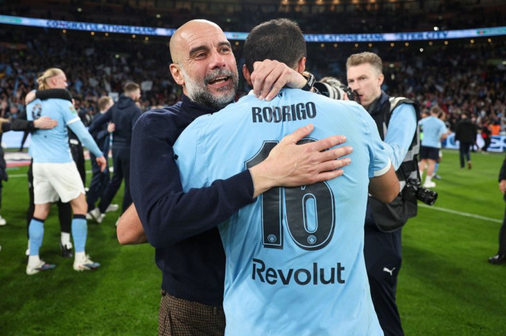 'Gieo sầu' cho Arsenal, Manchester City vô địch Cúp Liên đoàn Anh- Ảnh 3. 'Gieo sầu' cho Arsenal, Manchester City vô địch Cúp Liên đoàn Anh- Ảnh 3.