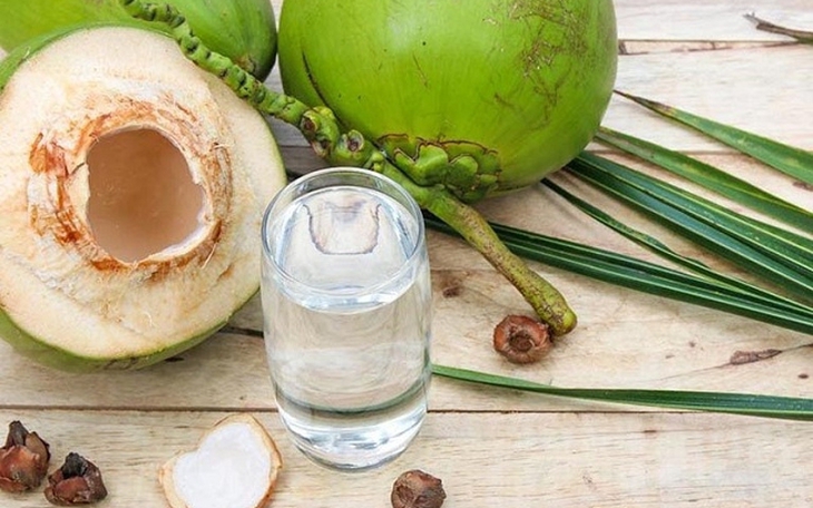 Uống nước dừa mỗi ngày có giúp da đẹp hơn?- Ảnh 1.