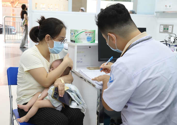 Ca tay chân miệng ở TPHCM tăng gần gấp đôi, 2 trường hợp tử vong trong tuần- Ảnh 1. Ca tay chân miệng ở TPHCM tăng gần gấp đôi, 2 trường hợp tử vong trong tuần- Ảnh 1.