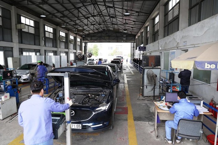 Cục Đăng kiểm nói gì về kiến nghị bỏ "đạp thốc hết ga"khi kiểm tra khí thải?- Ảnh 1.