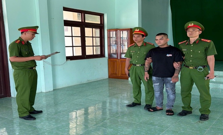 Bắt tạm giam thanh niên nhiều lần gây rối trật tự tại đặc khu Phú Quý- Ảnh 1. Bắt tạm giam thanh niên nhiều lần gây rối trật tự tại đặc khu Phú Quý- Ảnh 1.