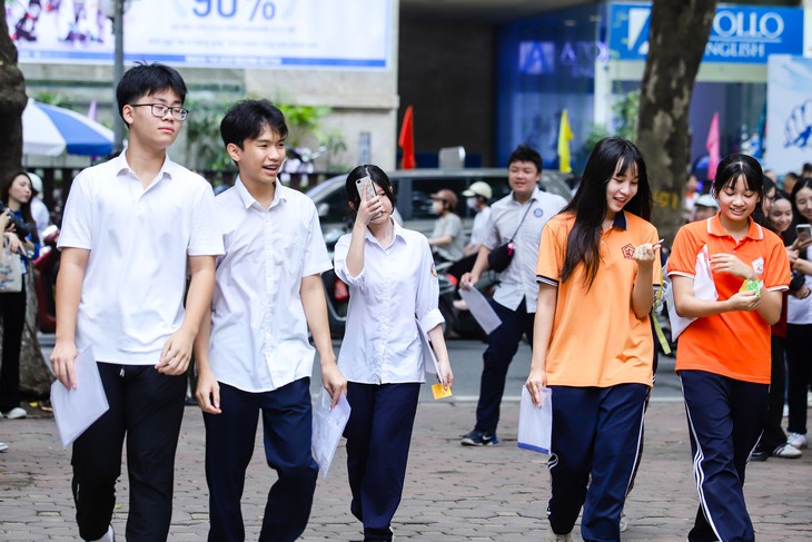 Hà Nội chính thức dỡ bỏ rào cản khu vực tuyển sinh lớp 10- Ảnh 1. Hà Nội chính thức dỡ bỏ rào cản khu vực tuyển sinh lớp 10- Ảnh 1.