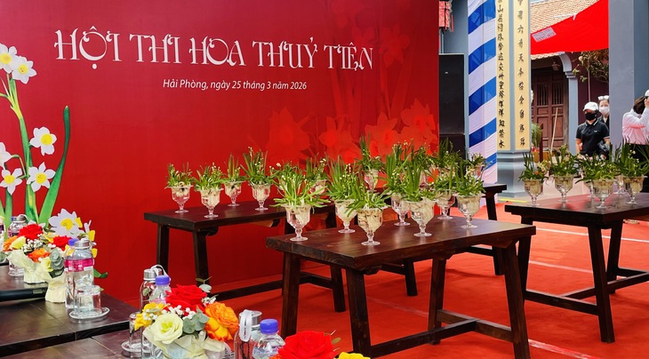Độc đáo hội thi hoa Thủy tiên trong lễ hội Thánh Mẫu Lê Chân- Ảnh 1.