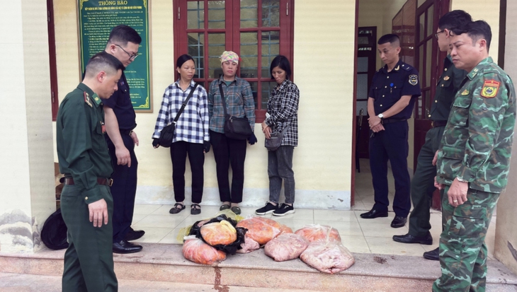 Phát hiện 3 phụ nữ vận chuyển trái phép nội tạng, trứng gà non không rõ nguồn gốc từ Trung Quốc vào Việt Nam- Ảnh 1.