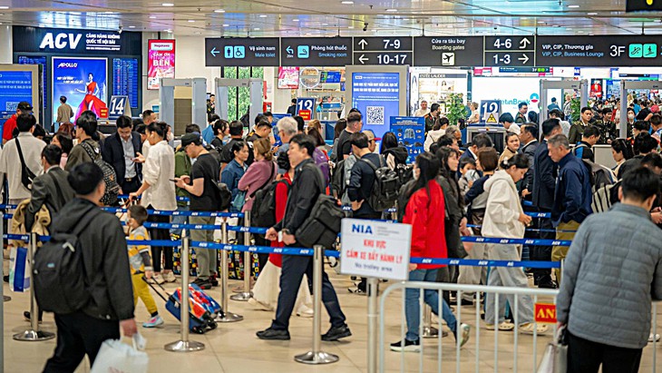 Giá nhiên liệu tăng, Cục Hàng không kiến nghị áp dụng phụ thu- Ảnh 2. Giá nhiên liệu tăng, Cục Hàng không kiến nghị áp dụng phụ thu- Ảnh 2.