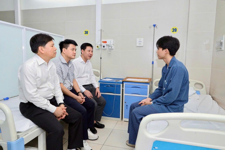 Tặng Bằng khen cho sinh viên dũng cảm cứu người trong đám cháy- Ảnh 1.