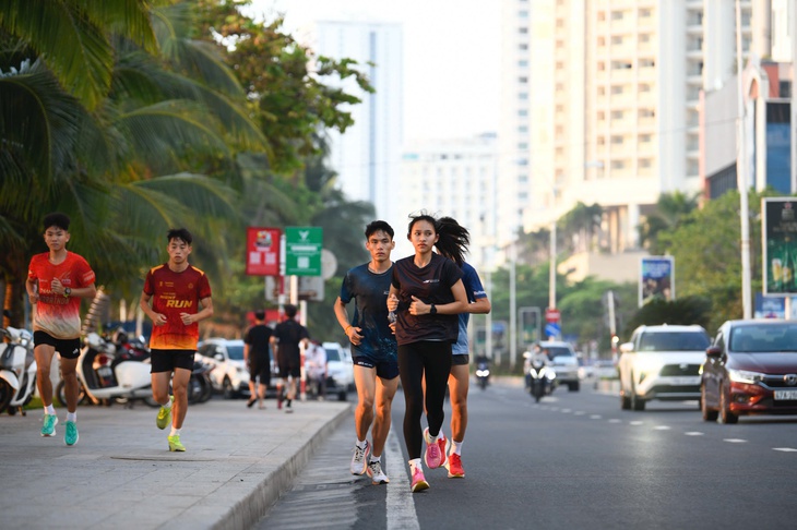 Hơn 12.000 vận động viên tham dự Giải Vô địch quốc gia Marathon - Báo Tiền Phong- Ảnh 1.