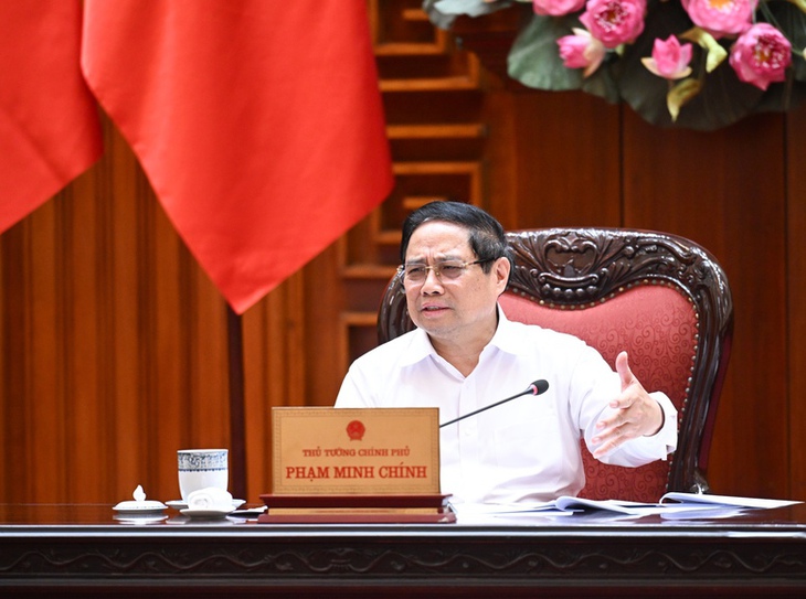 Thủ tướng: Không để thiếu xăng dầu trong mọi tình huống, khẩn trương xây dựng kho dự trữ chiến lược- Ảnh 2.