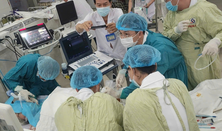 Bệnh viện đầu tiên tại Việt Nam được Bộ Y tế công nhận áp dụng E-CPR trong cấp cứu ngừng tim- Ảnh 2.