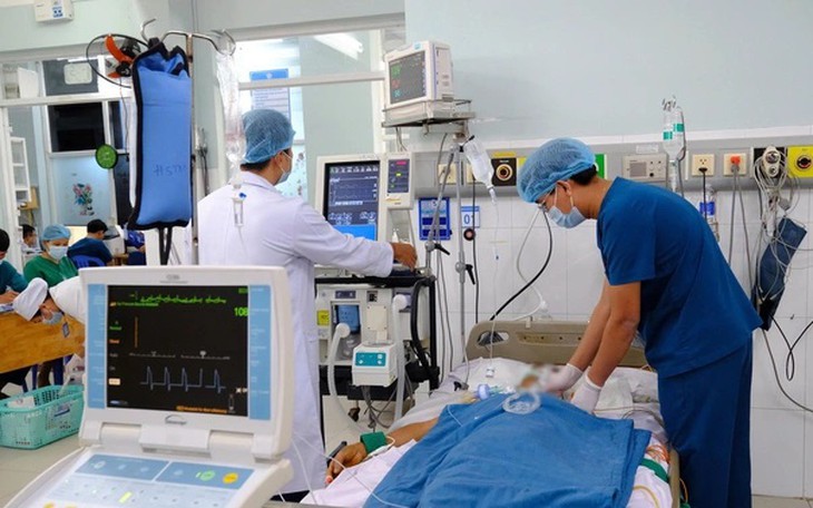 Sau tuổi 65, bổ sung vitamin thế nào để cơ thể khỏe mạnh mà không gây hại? - Ảnh 1.