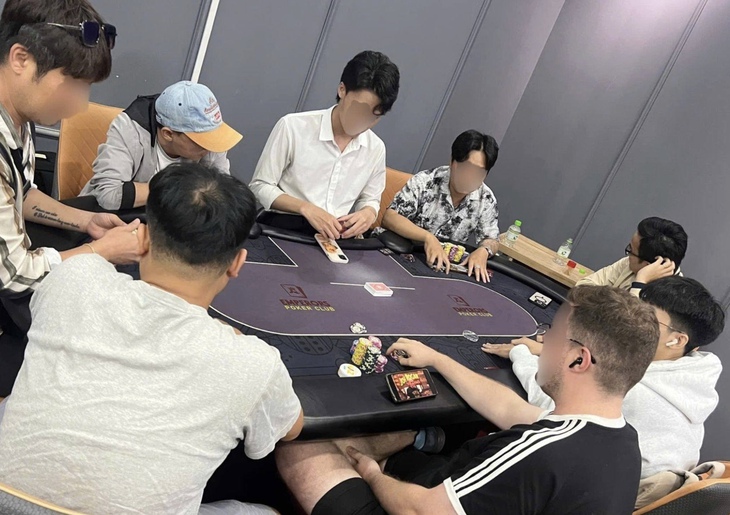 Bắt tạm giam chủ nhiệm câu lạc bộ New Emperors Poker Club- Ảnh 2. Bắt tạm giam chủ nhiệm câu lạc bộ New Emperors Poker Club- Ảnh 2.