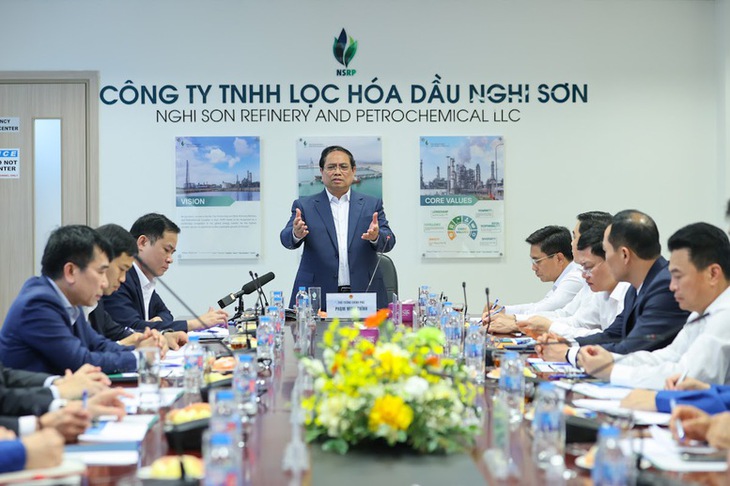 Thủ tướng: Đẩy nhanh giải phóng mặt bằng nơi dự kiến xây dựng kho dự trữ xăng dầu tại Nghi Sơn, Thanh Hóa- Ảnh 2. Thủ tướng: Đẩy nhanh giải phóng mặt bằng nơi dự kiến xây dựng kho dự trữ xăng dầu tại Nghi Sơn, Thanh Hóa- Ảnh 2.