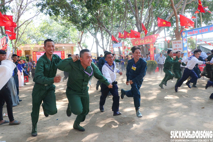 Sôi động Hội trại tòng quân năm 2026 ở Khánh Hòa- Ảnh 1.