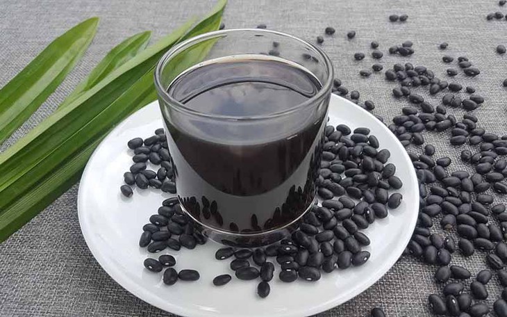 Điều gì xảy ra với thận khi bạn uống nước đậu đen rang mỗi ngày?