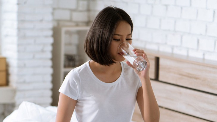 5 thói quen ngăn ngừa tăng đường huyết đột biến vào buổi sáng- Ảnh 1.
