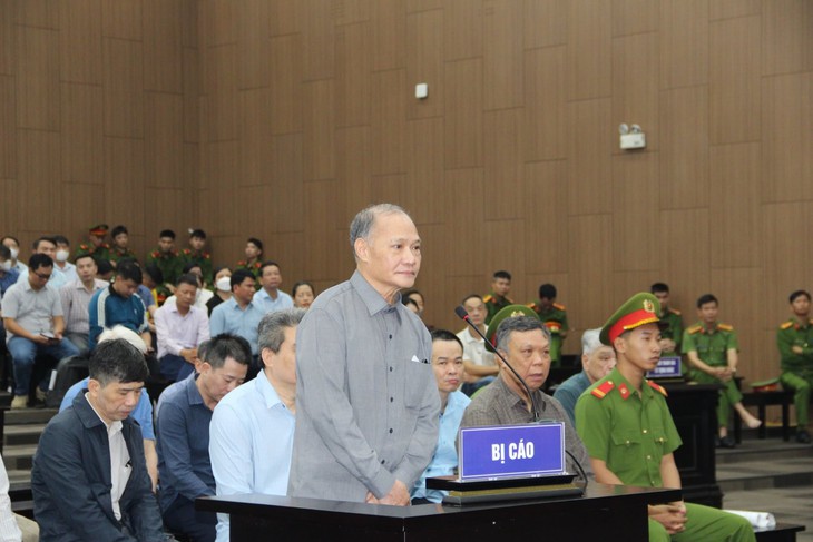 Cựu Thứ trưởng Hoàng Văn Thắng bị đề nghị mức án 4-5 năm tù- Ảnh 2. Cựu Thứ trưởng Hoàng Văn Thắng bị đề nghị mức án 4-5 năm tù- Ảnh 2.