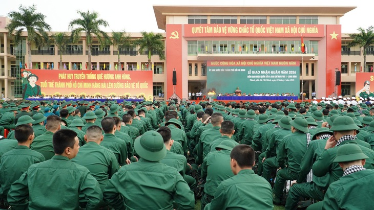 Chủ tịch Quốc hội Trần Thanh Mẫn dự lễ tiễn tân binh lên đường nhập ngũ- Ảnh 3. Chủ tịch Quốc hội Trần Thanh Mẫn dự lễ tiễn tân binh lên đường nhập ngũ- Ảnh 3.