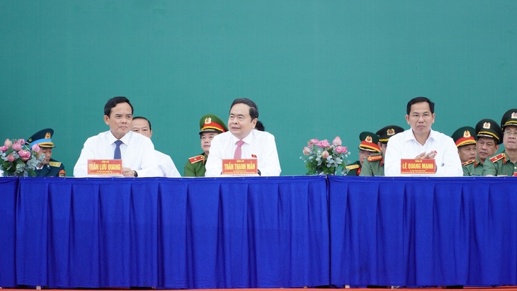 Chủ tịch Quốc hội Trần Thanh Mẫn dự lễ tiễn tân binh lên đường nhập ngũ- Ảnh 1. Chủ tịch Quốc hội Trần Thanh Mẫn dự lễ tiễn tân binh lên đường nhập ngũ- Ảnh 1.