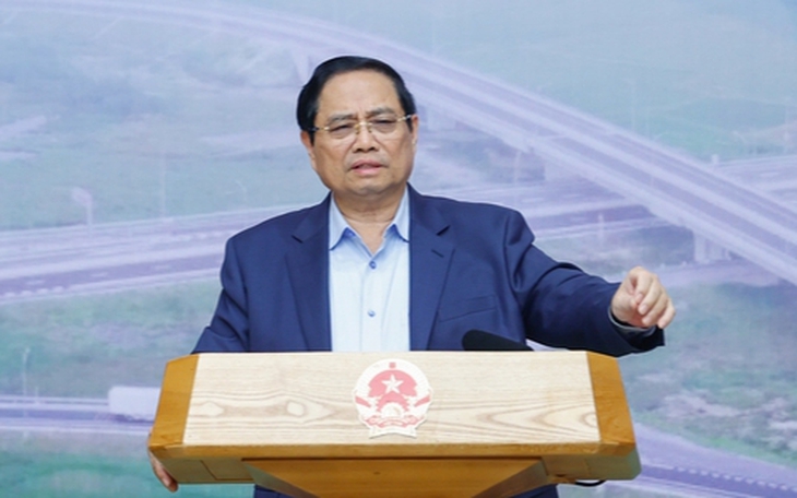 Thủ tướng: Tiếp tục đầu tư các tuyến cao tốc, đường sắt kết nối với sân bay Long Thành