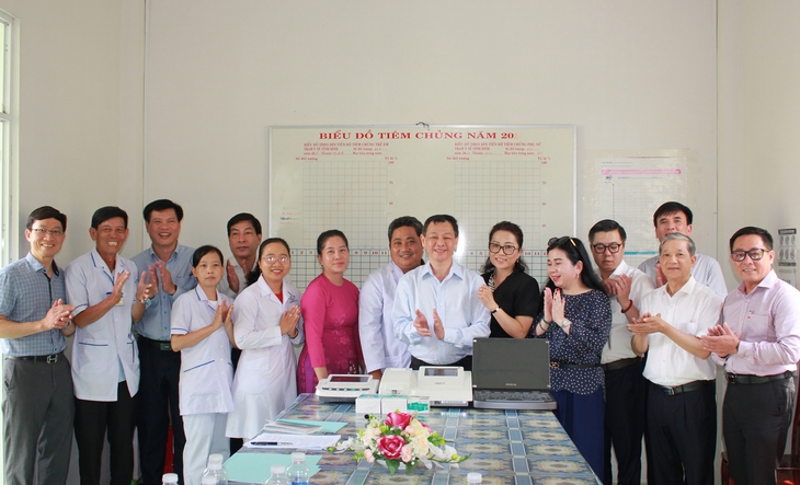 Thứ trưởng Nguyễn Tri Thức khảo sát thực tế y tế cơ sở tại Cà Mau- Ảnh 5.