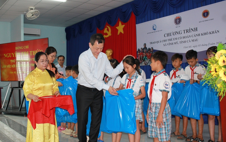 Thứ trưởng Nguyễn Tri Thức khảo sát thực tế y tế cơ sở tại Cà Mau- Ảnh 6.