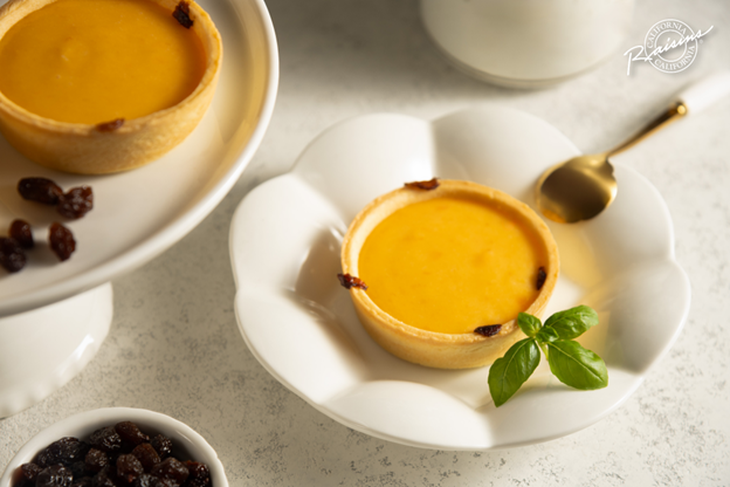 Món quà sắc hương gửi người phụ nữ tôi yêu: Custard Húng Quế Chanh Xanh & Nho Khô California- Ảnh 1. Món quà sắc hương gửi người phụ nữ tôi yêu: Custard Húng Quế Chanh Xanh & Nho Khô California- Ảnh 1.