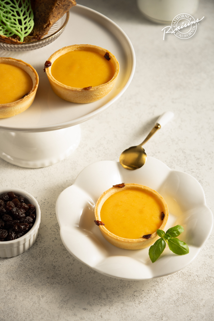 Món quà sắc hương gửi người phụ nữ tôi yêu: Custard Húng Quế Chanh Xanh & Nho Khô California- Ảnh 2. Món quà sắc hương gửi người phụ nữ tôi yêu: Custard Húng Quế Chanh Xanh & Nho Khô California- Ảnh 2.