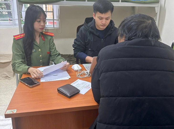 Xử phạt 5 triệu đồng người đăng thông tin xuyên tạc về lãnh đạo UBND TP Hà Nội- Ảnh 1. Xử phạt 5 triệu đồng người đăng thông tin xuyên tạc về lãnh đạo UBND TP Hà Nội- Ảnh 1.