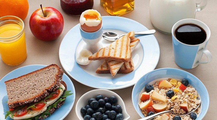 6 loại thực phẩm ăn sáng giúp hạ huyết áp tự nhiên- Ảnh 1.