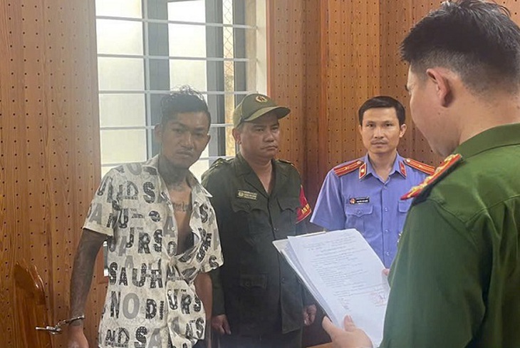 Khởi tố đối tượng dùng dao khống chế cô gái trẻ trong phòng trọ để cướp tài sản- Ảnh 1. Khởi tố đối tượng dùng dao khống chế cô gái trẻ trong phòng trọ để cướp tài sản- Ảnh 1.