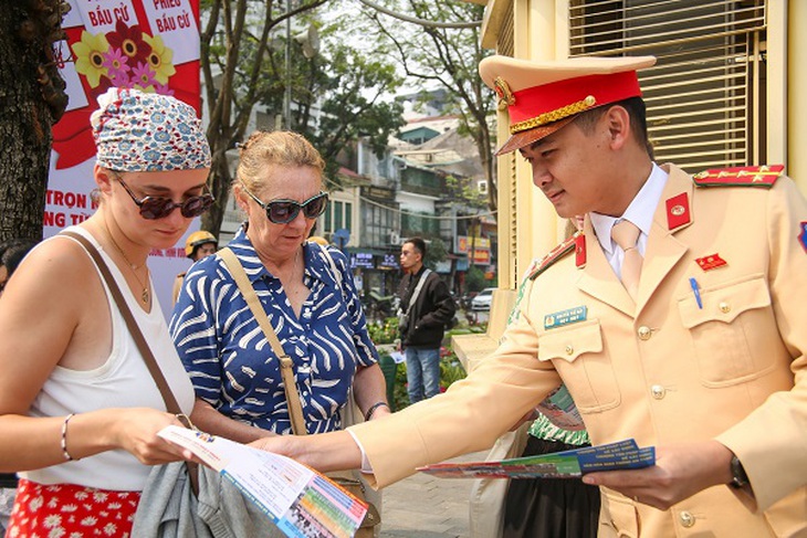 Hà Nội: Những tuyến đường ‘Ba nhất’ giữ nhịp giao thông thông suốt phục vụ ngày bầu cử- Ảnh 1. Hà Nội: Những tuyến đường ‘Ba nhất’ giữ nhịp giao thông thông suốt phục vụ ngày bầu cử- Ảnh 1.