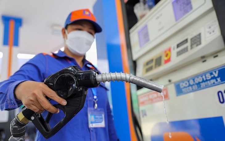 Bộ Tài chính đề xuất giảm thuế nhập xăng dầu về 0%- Ảnh 1.