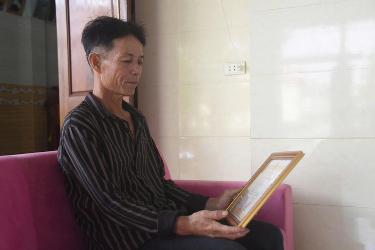 Người đàn ông hơn 10 năm 'trốn vợ' đi cứu người giữa những cơn sóng dữ- Ảnh 5.
