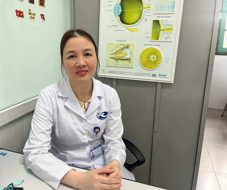 Chuyện nghề của nữ bác sĩ lặng lẽ 'giữ ánh sáng' cho người bệnh- Ảnh 1.
