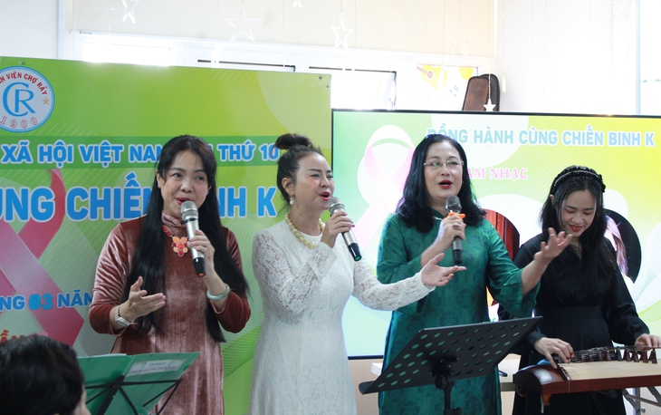 Lan tỏa nghị lực sống từ chương trình ‘Đồng hành cùng chiến binh K’ tại BV Chợ Rẫy- Ảnh 5. Lan tỏa nghị lực sống từ chương trình ‘Đồng hành cùng chiến binh K’ tại BV Chợ Rẫy- Ảnh 5.