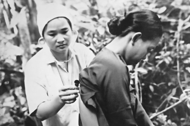 Thanh xuân và khát vọng của nữ Bộ trưởng Bộ Y tế đầu tiên tại Việt Nam- Ảnh 2.