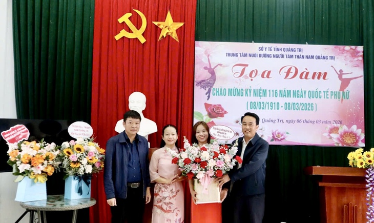 Ngày lễ 8/3 của những bệnh nhân mắc bệnh tâm thần- Ảnh 8. Ngày lễ 8/3 của những bệnh nhân mắc bệnh tâm thần- Ảnh 8.