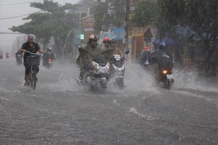 Cảnh báo mưa kéo dài ở miền Trung- Ảnh 1.