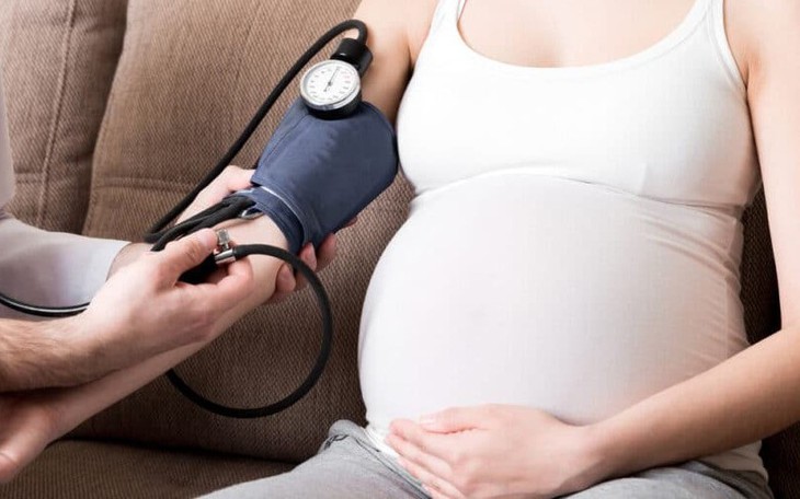 Những dấu hiệu và biến chứng nguy hiểm của tiền sản giật - Ảnh 2.