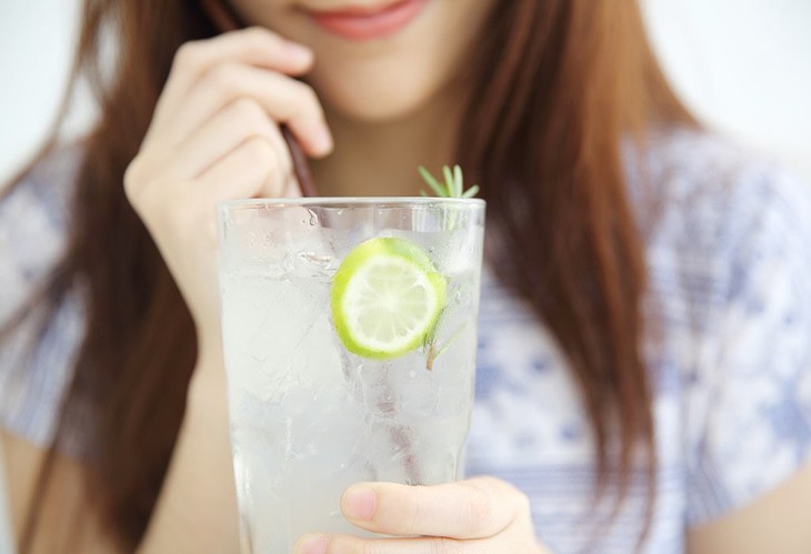 Uống nước chanh có thể làm 'sạch' gan không?- Ảnh 1.