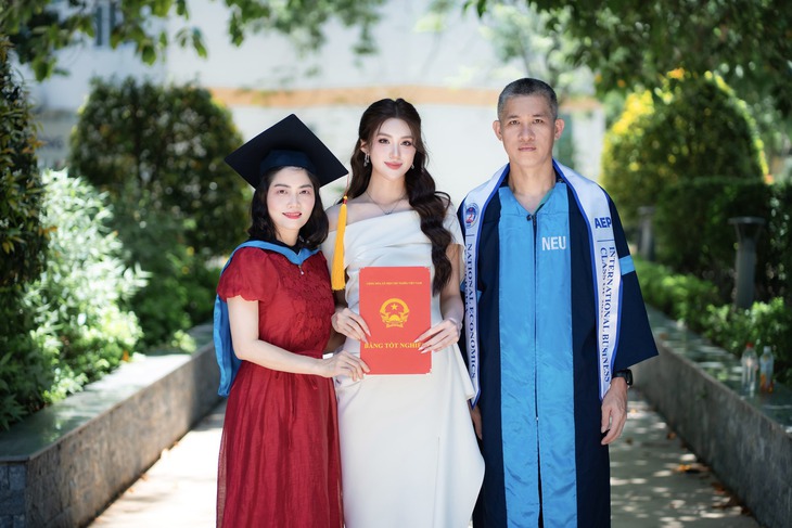 Gia thế gây chú ý của Hoa hậu Phương Oanh- Ảnh 2.
