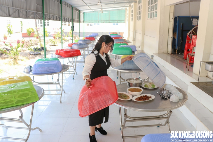 Hình ảnh ấn tượng về bữa ăn đầy đủ dinh dưỡng tại trường học phía Nam Khánh Hòa- Ảnh 7.
