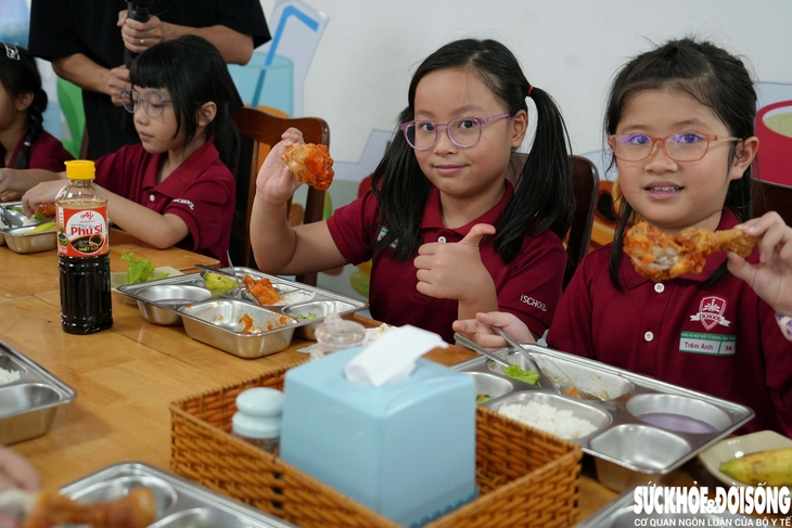 Hình ảnh ấn tượng về bữa ăn đầy đủ dinh dưỡng tại trường học phía Nam Khánh Hòa- Ảnh 12.