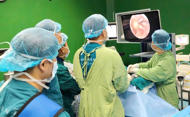 Đau cột sống kéo dài ở người cao tuổi, nhiều trường hợp phải phẫu thuật- Ảnh 1. Đau cột sống kéo dài ở người cao tuổi, nhiều trường hợp phải phẫu thuật- Ảnh 1.